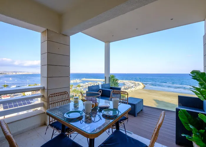 Lazuli Beachfront Apartment 254