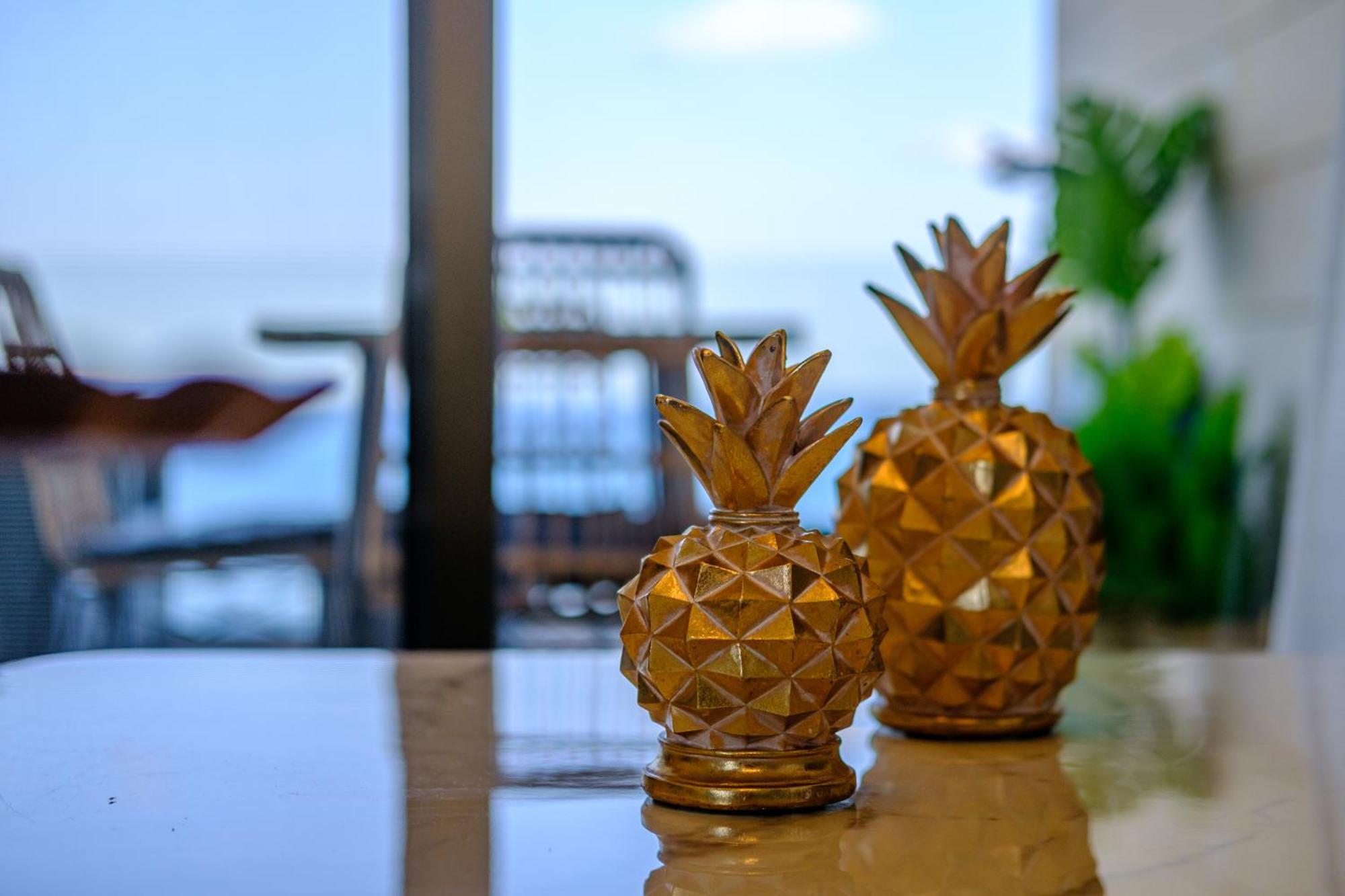 Lazuli Beachfront 254 *